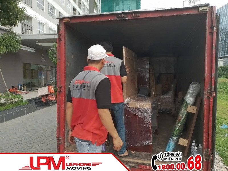 Đầu tư trang thiết bị chuyển nhà chuyên dụng