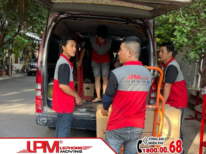 Dịch vụ bốc xếp nhà trọn gói của LephongMoving phục vụ khắp TP.HCM