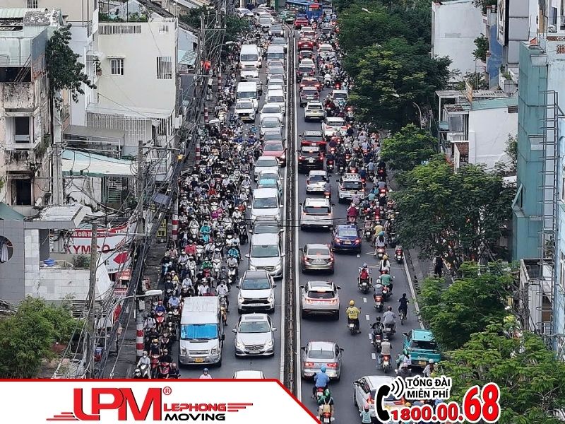 Đường tắc quận 10 là một trong những khó khăn khi sử dụng dịch vụ taxi tải.