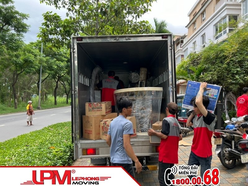 Hàng hóa đặc biệt được LephongMoving hỗ trợ đóng gói và di chuyển cẩn thận.