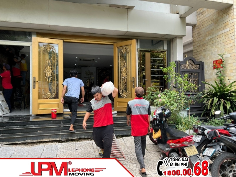 LephongMoving tập trung đào tạo đội ngũ nhân sự kinh nghiệm, trách nhiệm để hỗ trợ khách hàng.