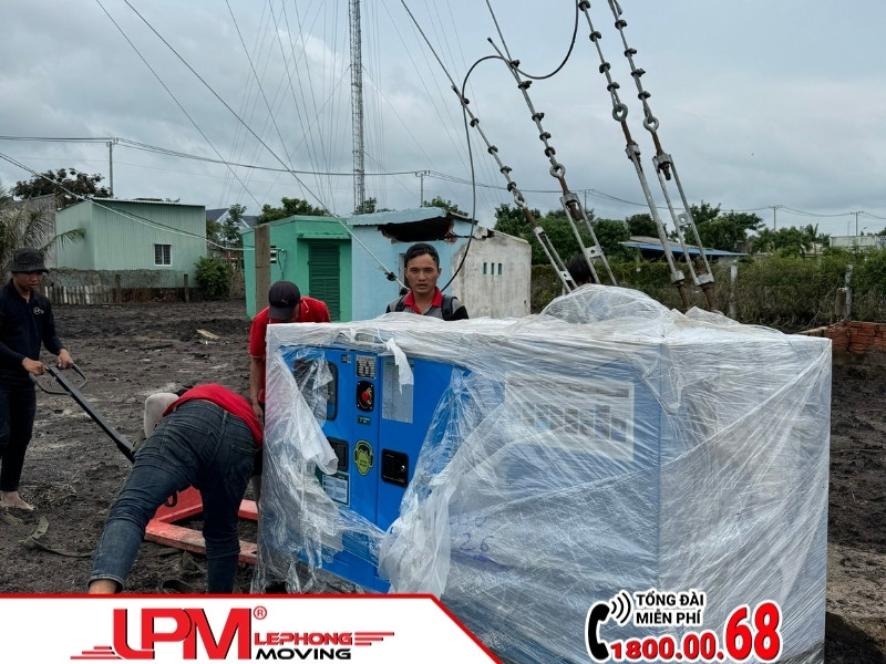 Taxi tải quận 8 của LephongMoving chuyển kho xưởng.