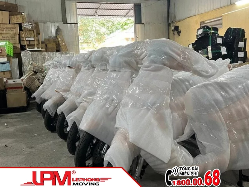 Dịch vụ bao bọc và vận chuyển xe máy uy tín, chuyên nghiệp LephongMoving
