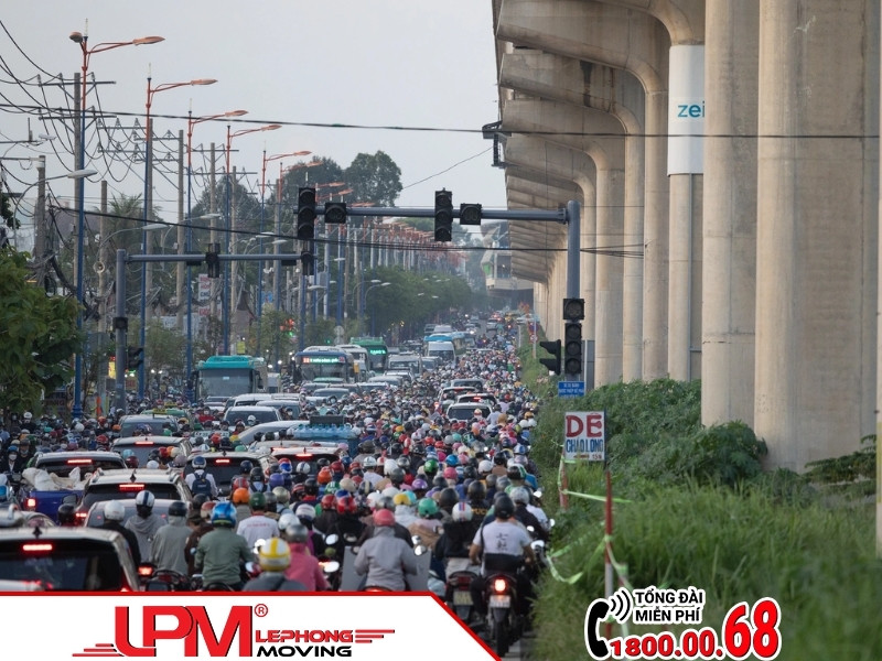Đường sá phức tạp và quy định cấm tải gây khó khăn
