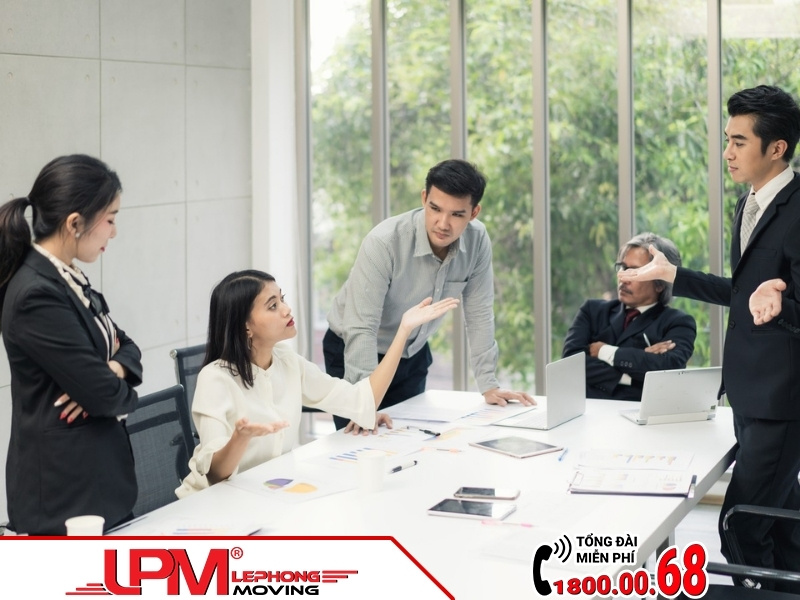 Thái độ nhân viên thiếu chuyên nghiệp