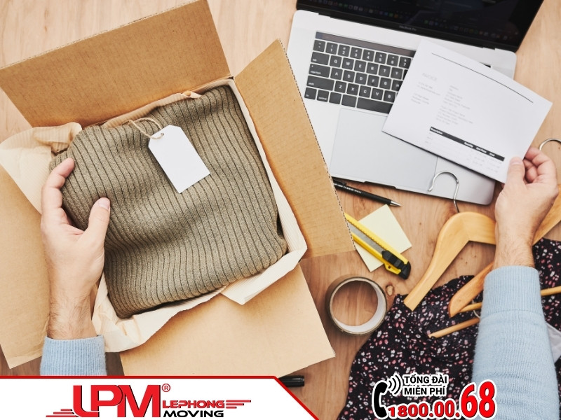 Đóng gói hàng quần áo