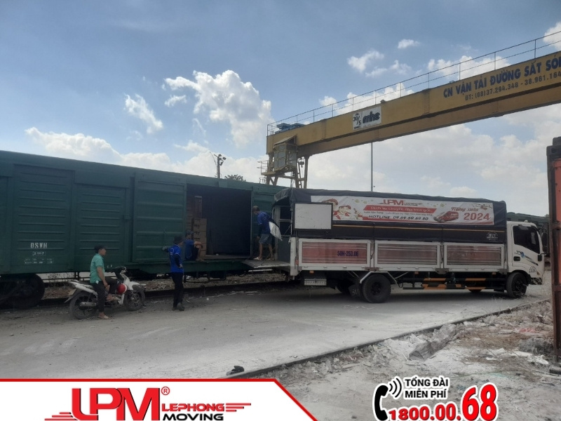 Vận chuyển hàng ra vào các khu xí nghiệp thường có rất nhiều khó khăn