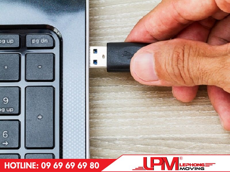 Các dữ liệu quan trọng trong máy tính nên được sao chép trước khi chuyển văn phòng