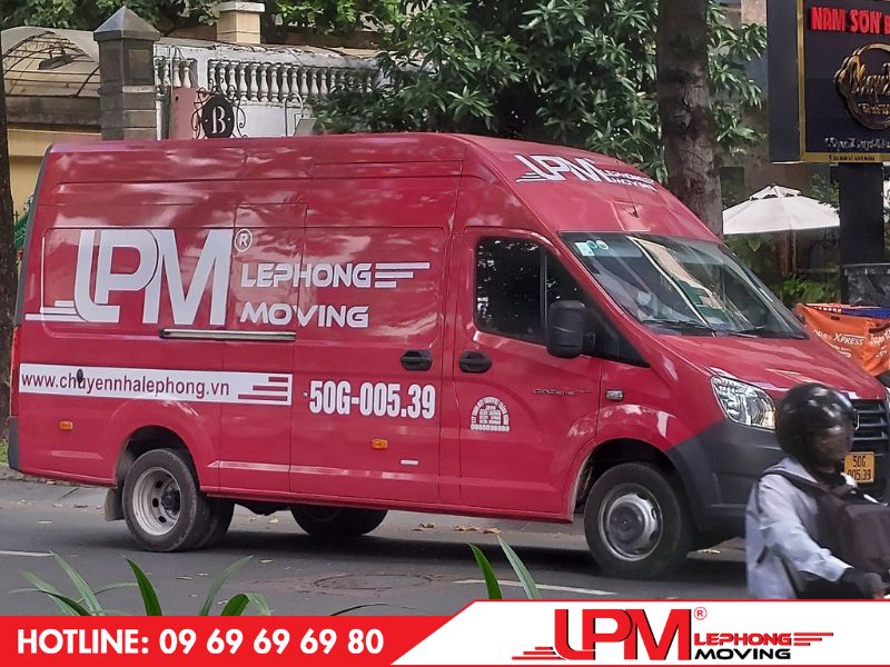  LephongMoving là đơn vị cung cấp dịch vụ vận chuyển hàng hóa giá rẻ uy tín tại TPHCM