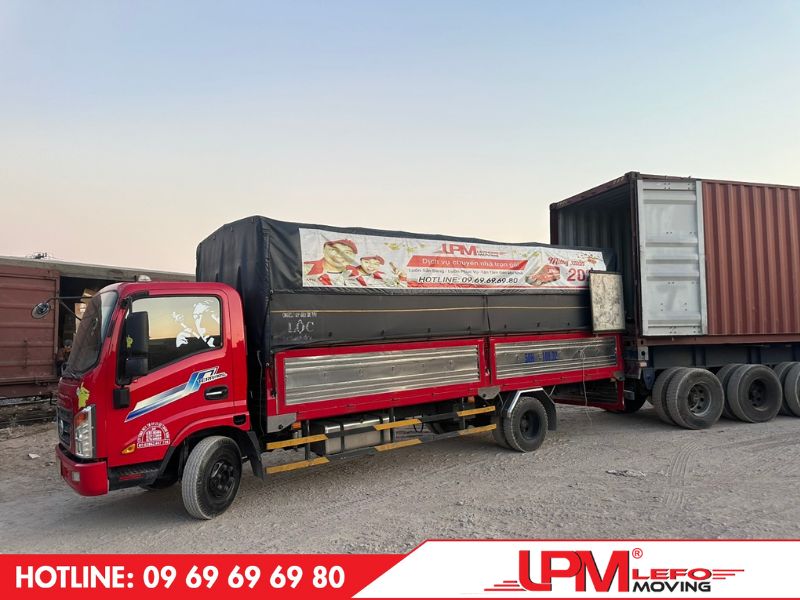 Xe tải là phương thức vận chuyển phổ biến tại Việt Nam hiện nay