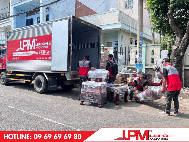 Nên thuê dịch vụ đóng gói hay tự làm