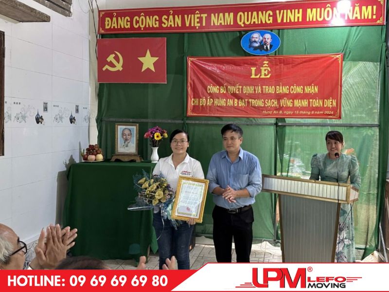 LephongMoving trao giải thưởng cho Chi bộ Hưng An B