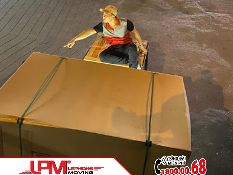 Hình ảnh chuyển kho xưởng quận 4 tại LephongMoving