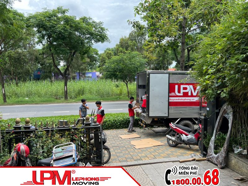 Sử dụng dịch vụ chuyển nhà xưởng, nhà máy chuyên nghiệp là lựa chọn của nhiều khách hàng.