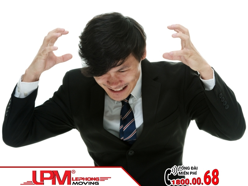 Giao tiếp tiêu cực, cáu gắt trong lúc chuyển dọn
