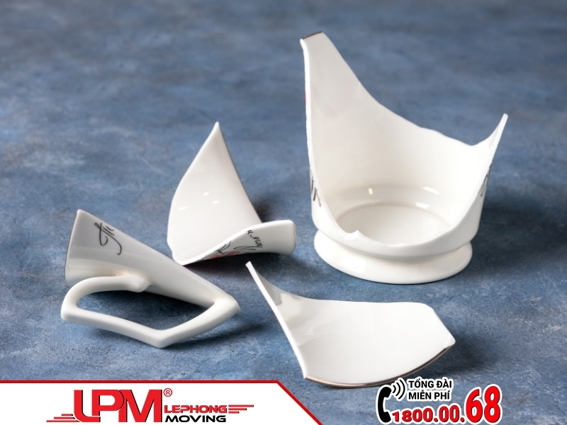 Làm rơi vỡ đồ đạc - Điềm báo không may mắn