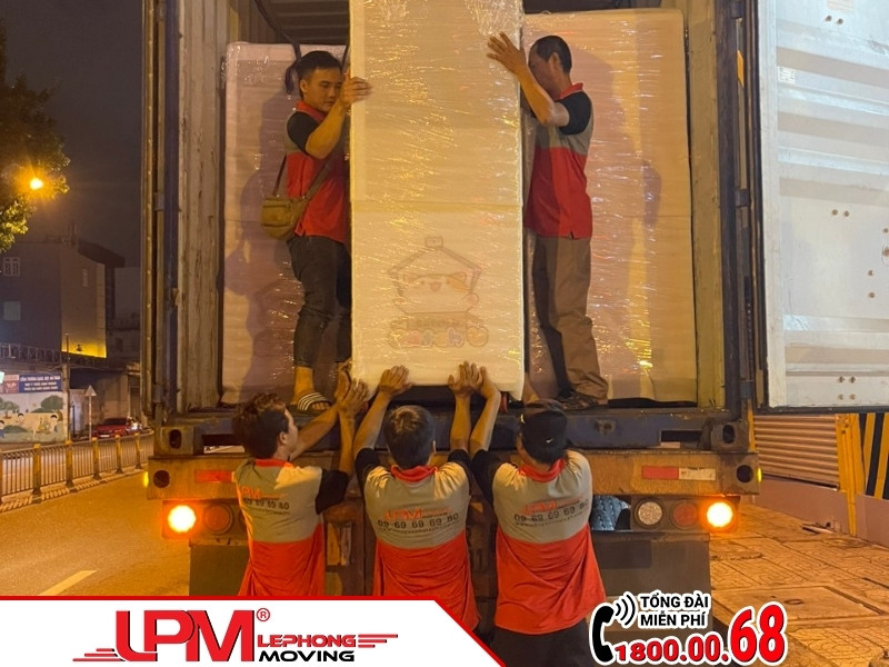 Nhân công đông, sức khỏe tốt, được đào tạo bài bản