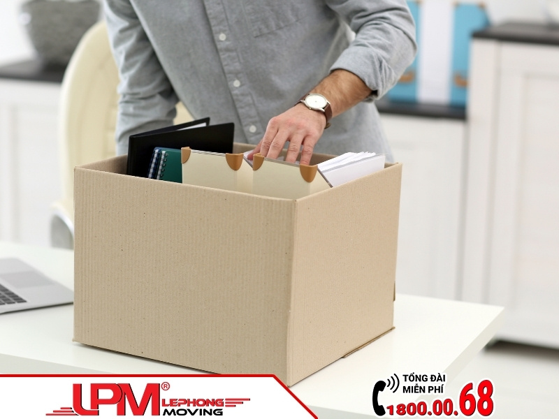 Sắp xếp nhân sự và thông báo