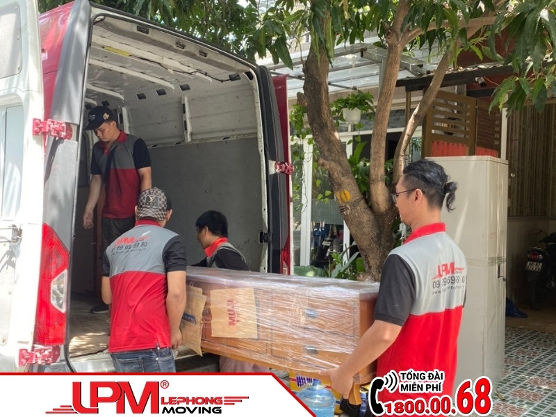 Dịch vụ bốc xếp bằng sức người