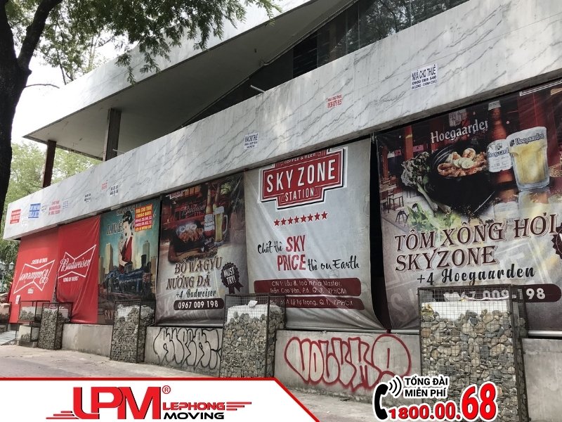 Tình hình kinh doanh khó khăn và áp lực kinh tế